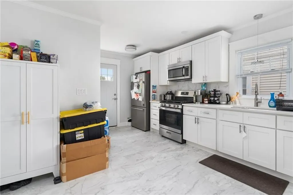 21 Waverly Street Providence RI 02907