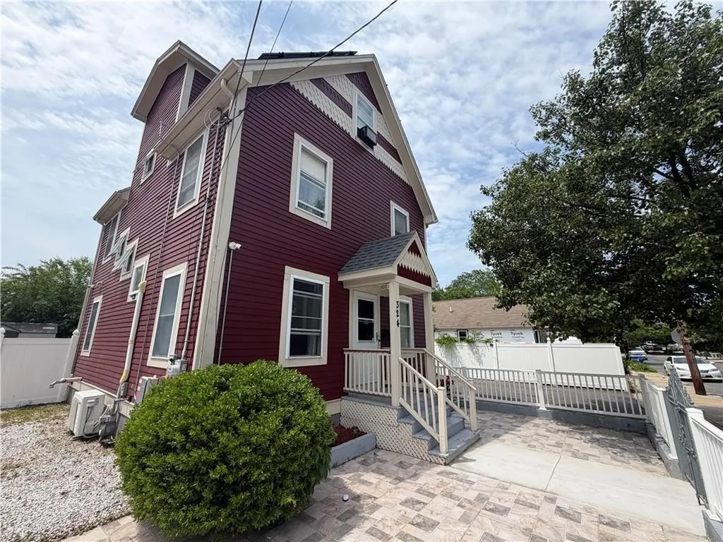 324 Dudley Street Providence RI 02907