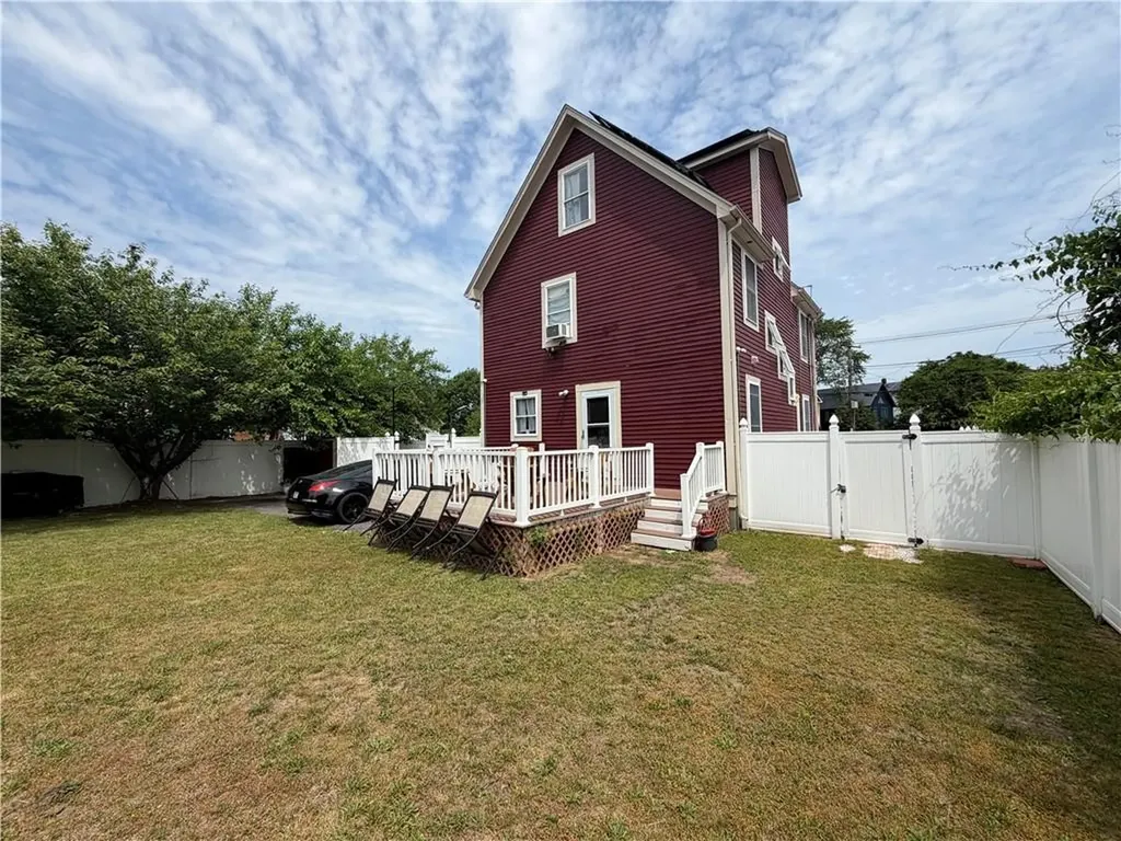 324 Dudley Street Providence RI 02907