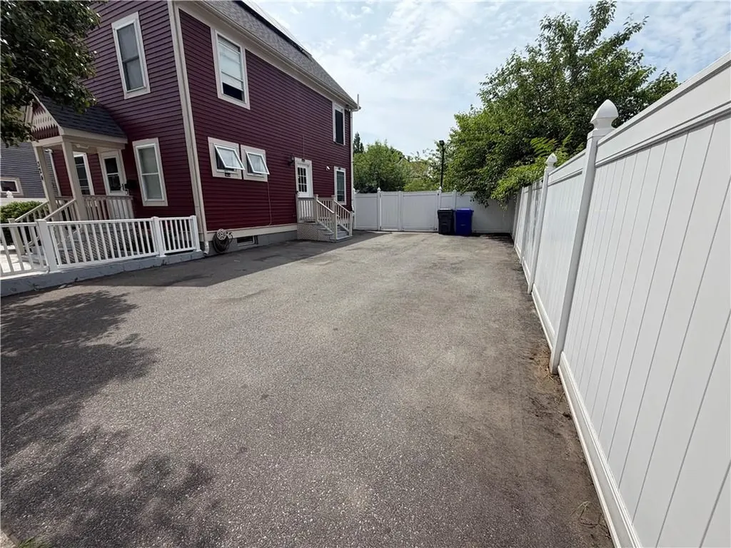 324 Dudley Street Providence RI 02907