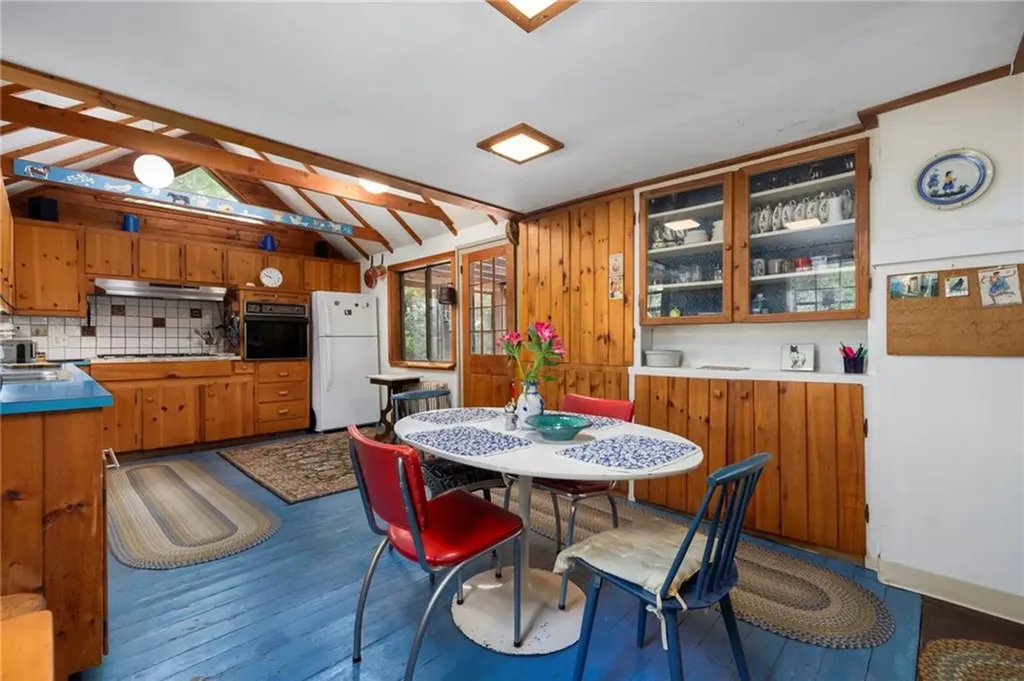 856 North Main Road Jamestown RI 02835