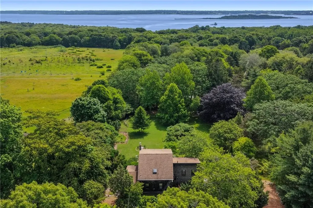 856 North Main Road Jamestown RI 02835