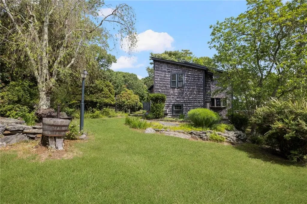856 North Main Road Jamestown RI 02835