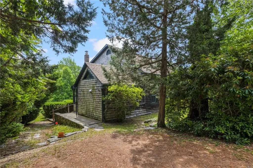 856 North Main Road Jamestown RI 02835