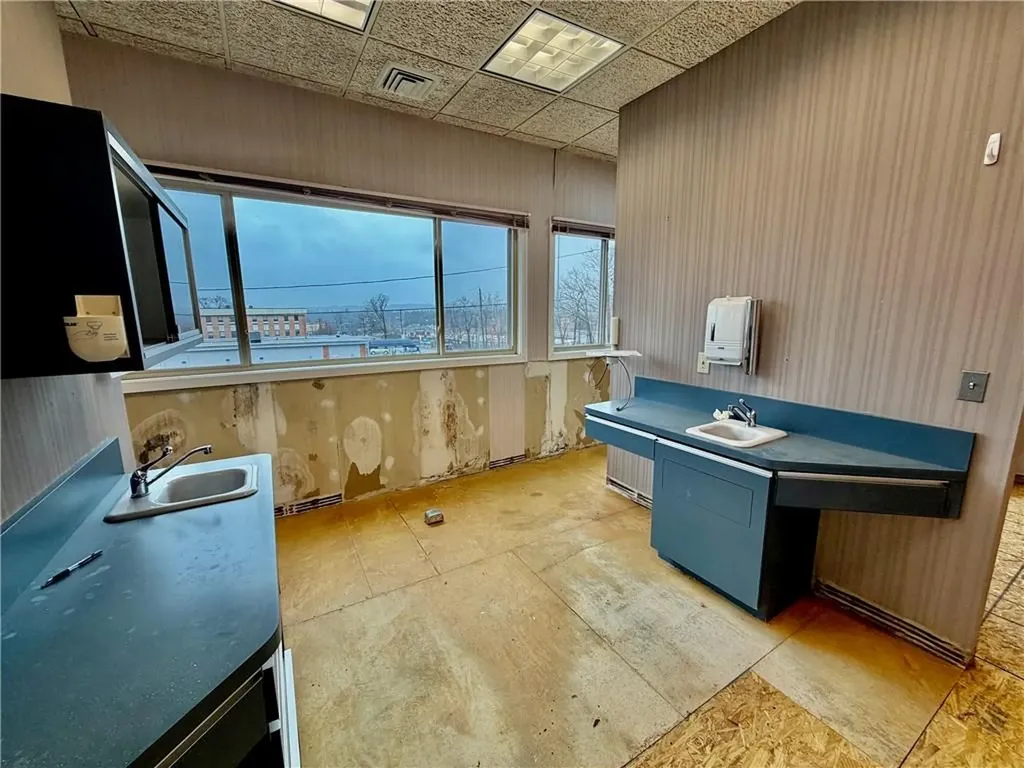 1090 New London Avenue Cranston RI 02920