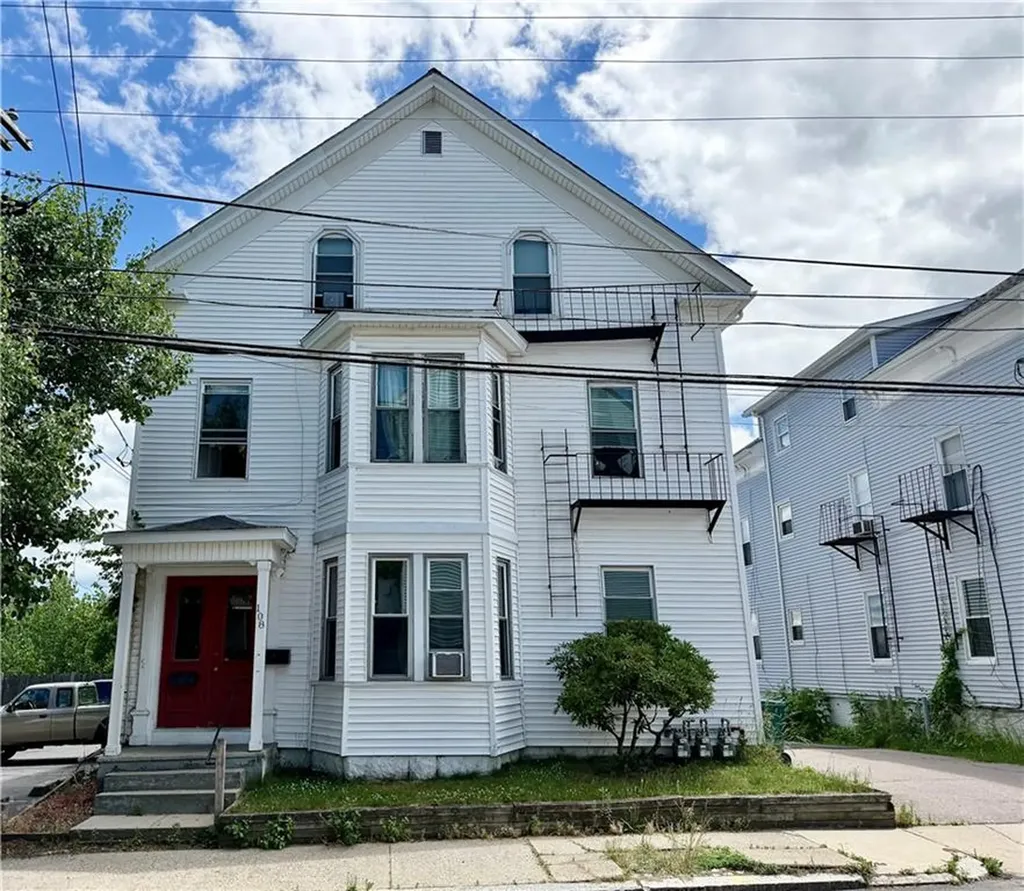 108 East Street Woonsocket RI 02895
