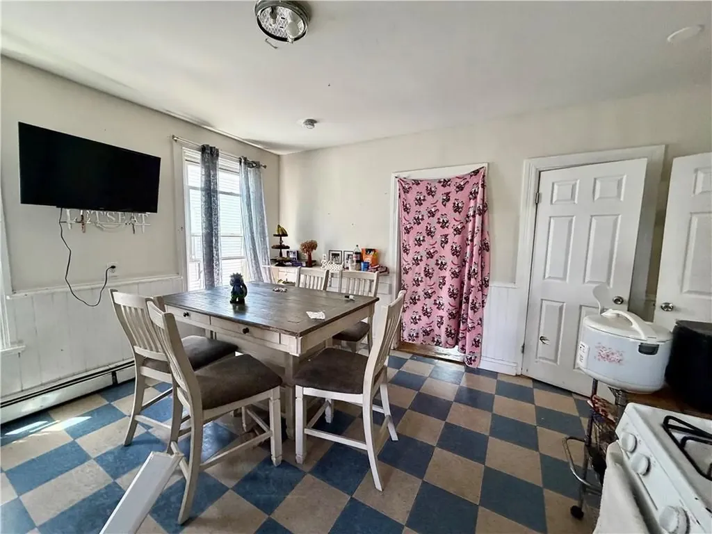 108 East Street Woonsocket RI 02895