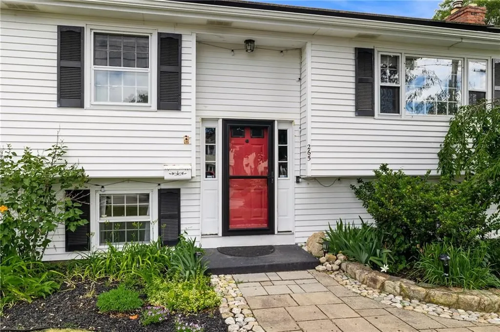 265 Asylum Road Warwick RI 02886
