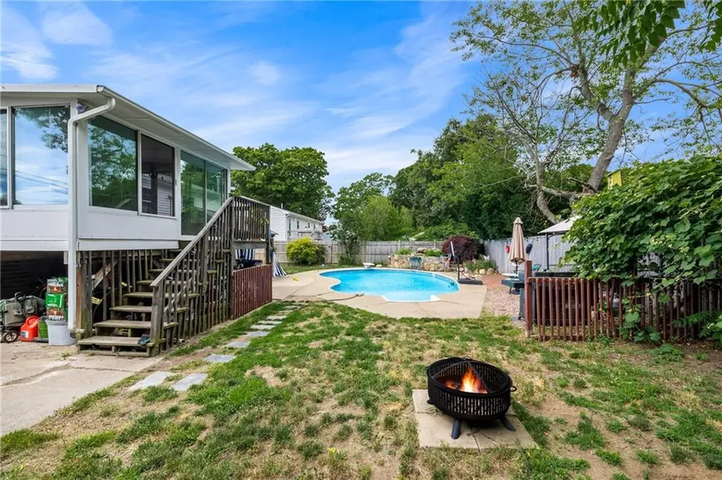 265 Asylum Road Warwick RI 02886