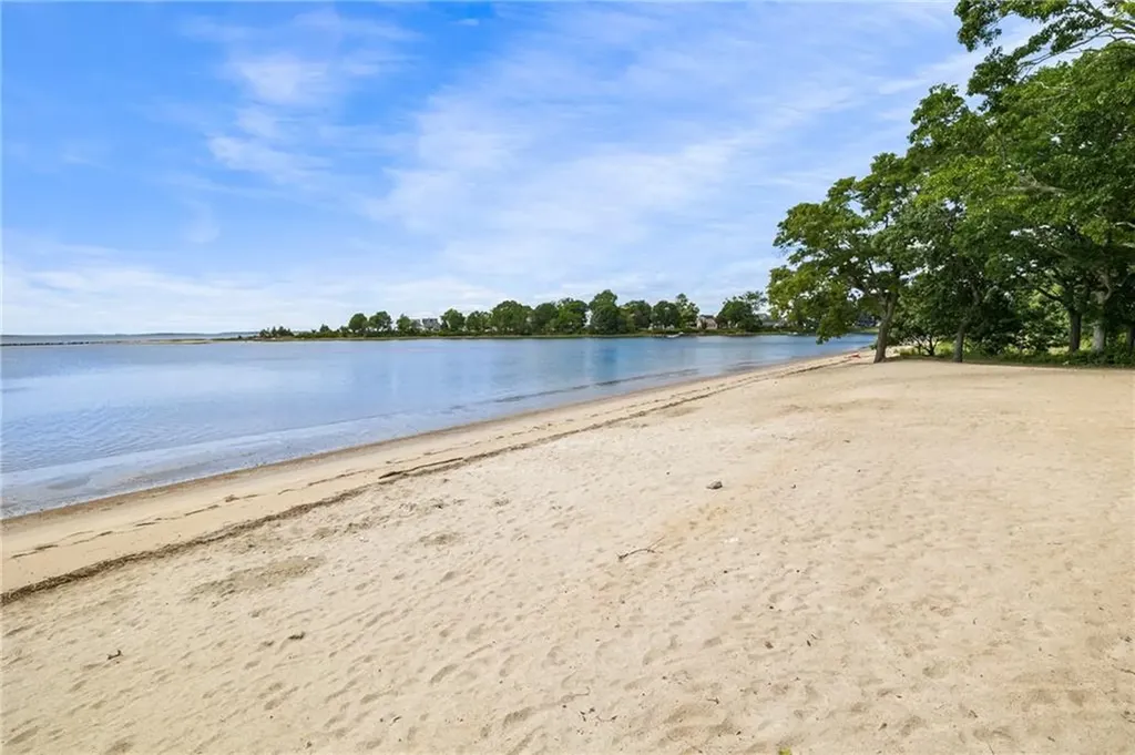 265 Asylum Road Warwick RI 02886
