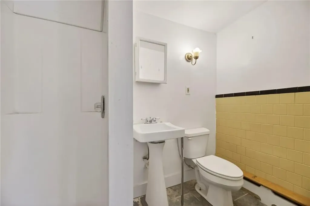 28 Park Avenue South Kingstown RI 02879