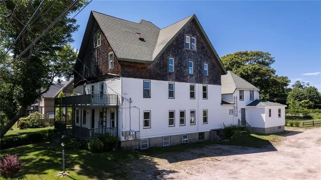 28 Park Avenue South Kingstown RI 02879