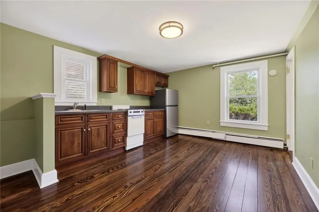 28 Park Avenue South Kingstown RI 02879