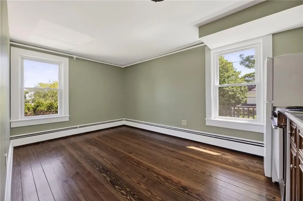 28 Park Avenue South Kingstown RI 02879