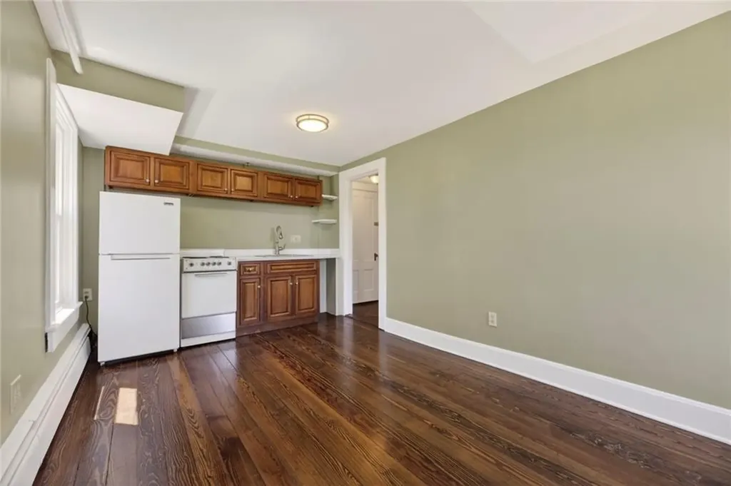 28 Park Avenue South Kingstown RI 02879