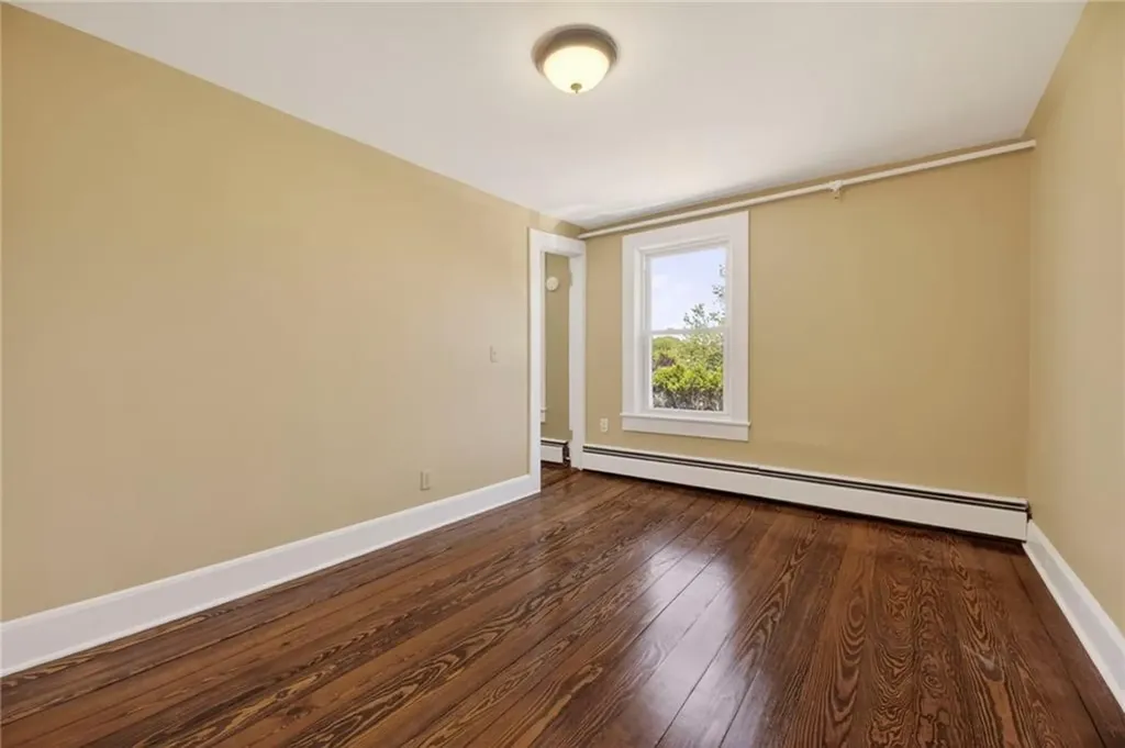 28 Park Avenue South Kingstown RI 02879