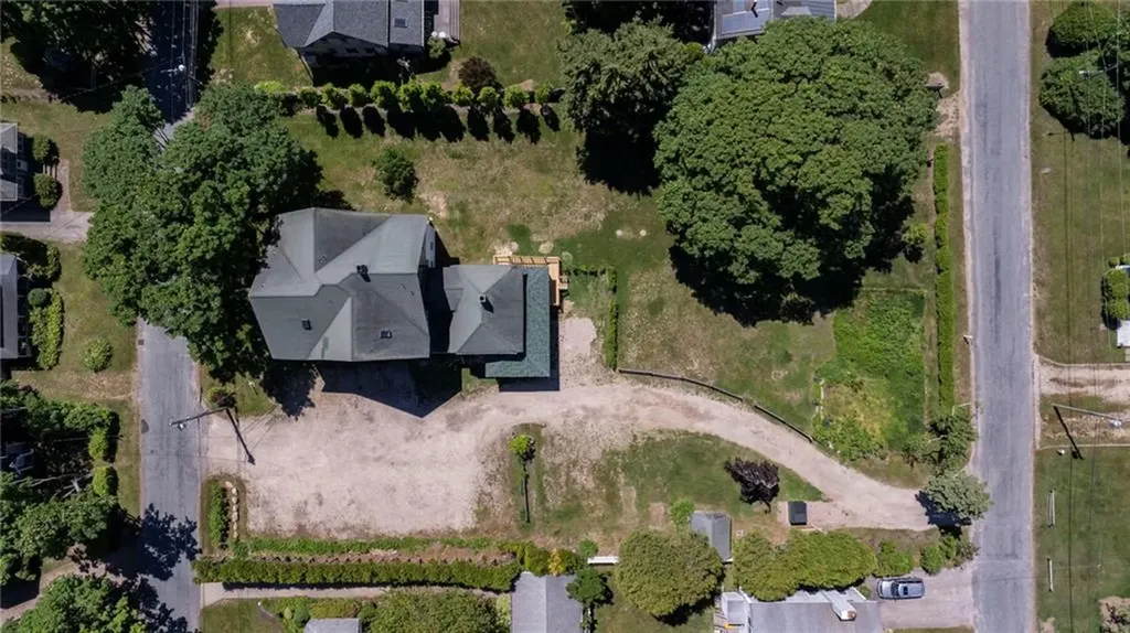 28 Park Avenue South Kingstown RI 02879