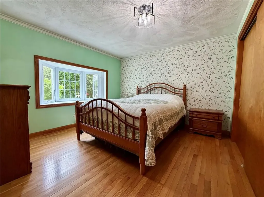 328 Rhodes Avenue Woonsocket RI 02895