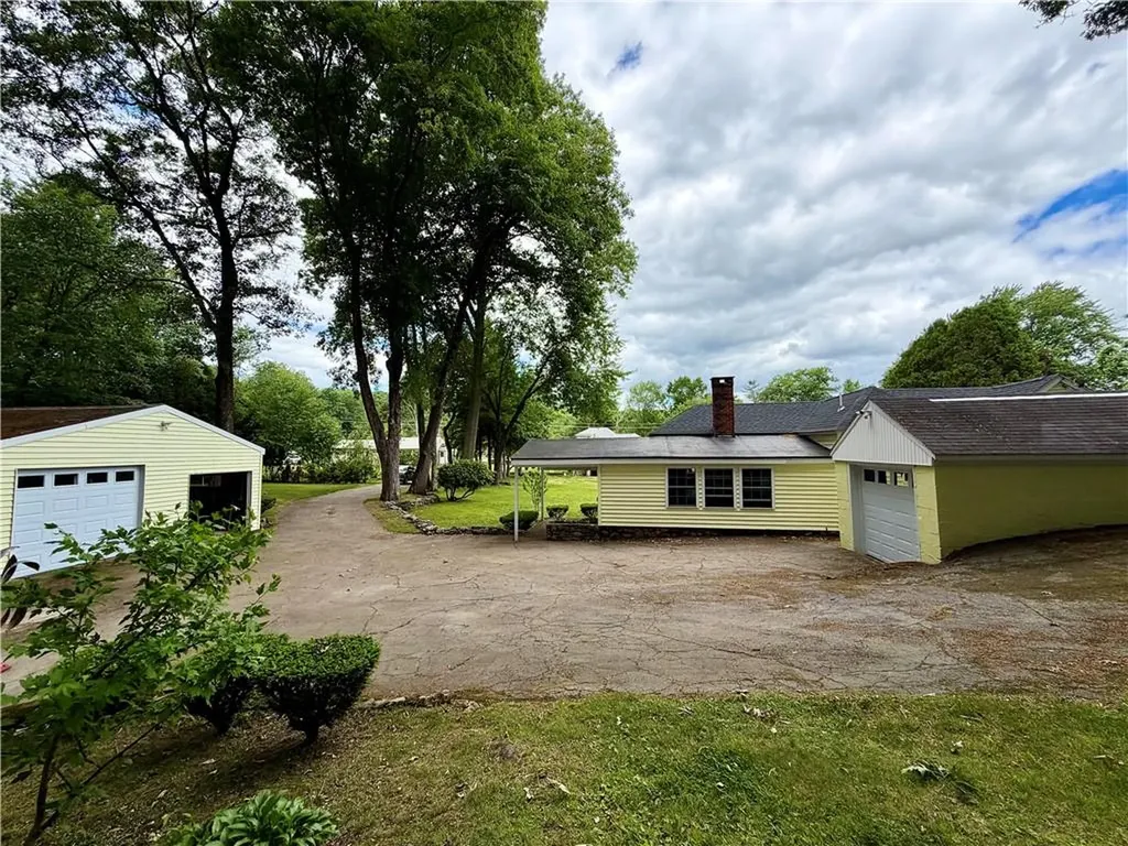 328 Rhodes Avenue Woonsocket RI 02895