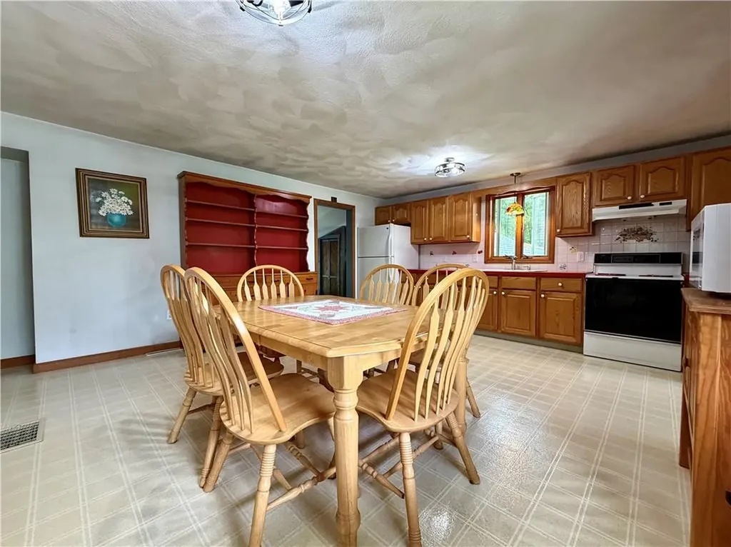 328 Rhodes Avenue Woonsocket RI 02895