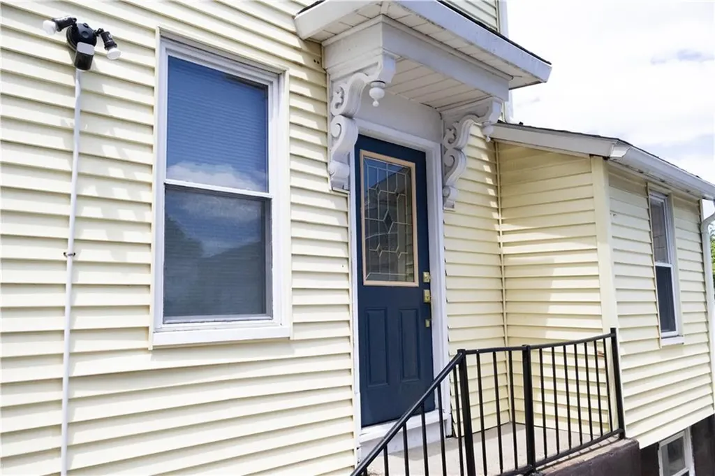 114 Warren Avenue East Providence RI 02914
