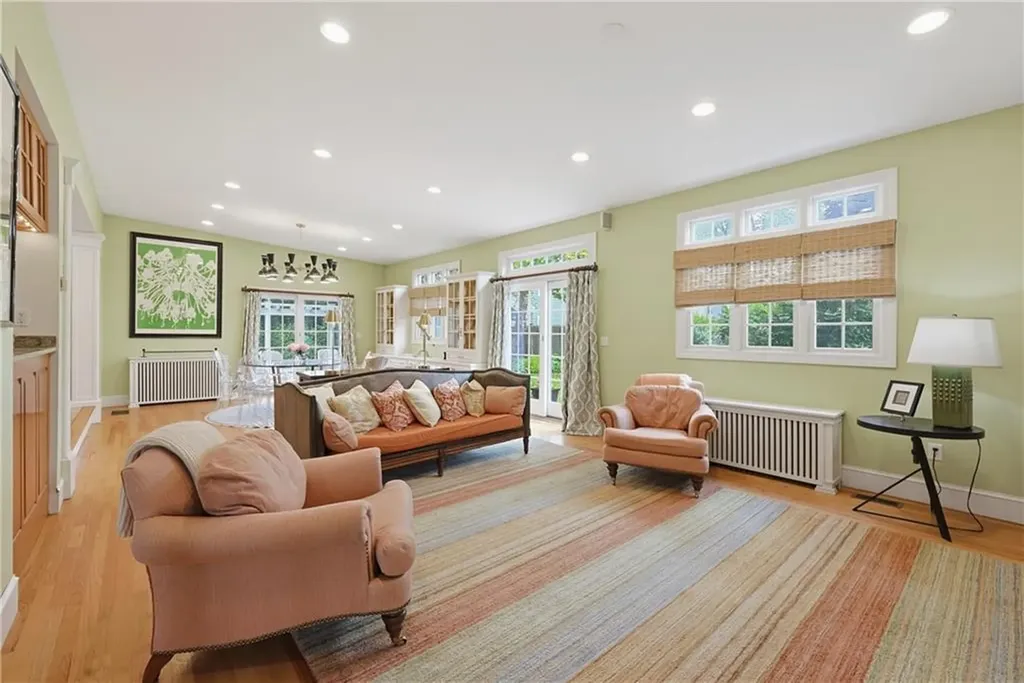 25 Tryon Avenue East Providence RI 02916