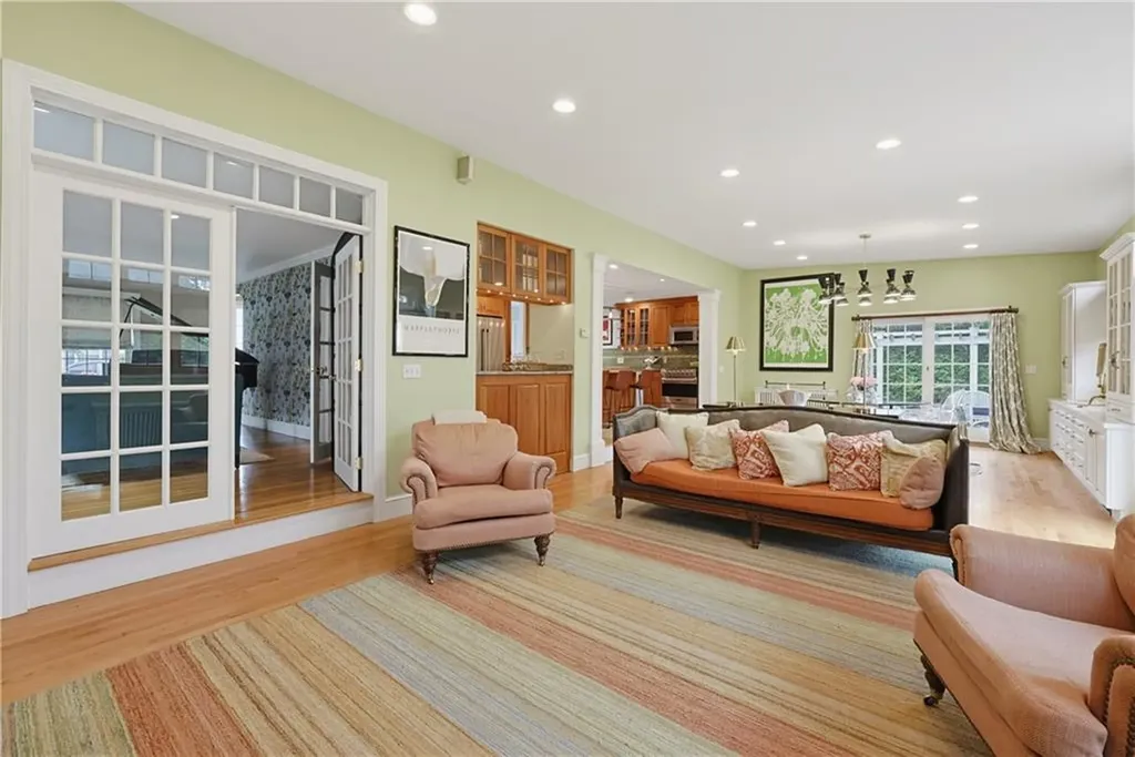 25 Tryon Avenue East Providence RI 02916