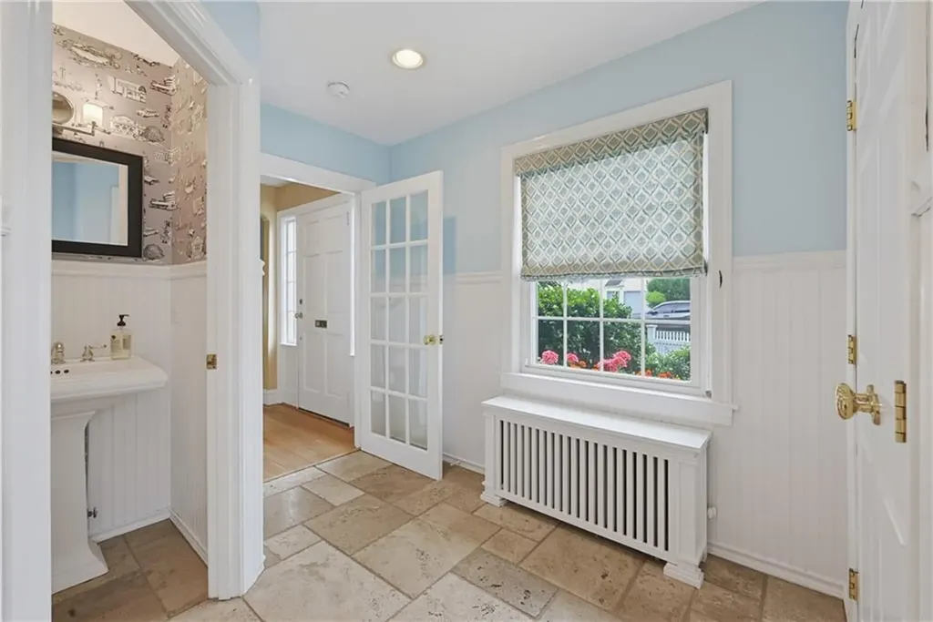 25 Tryon Avenue East Providence RI 02916