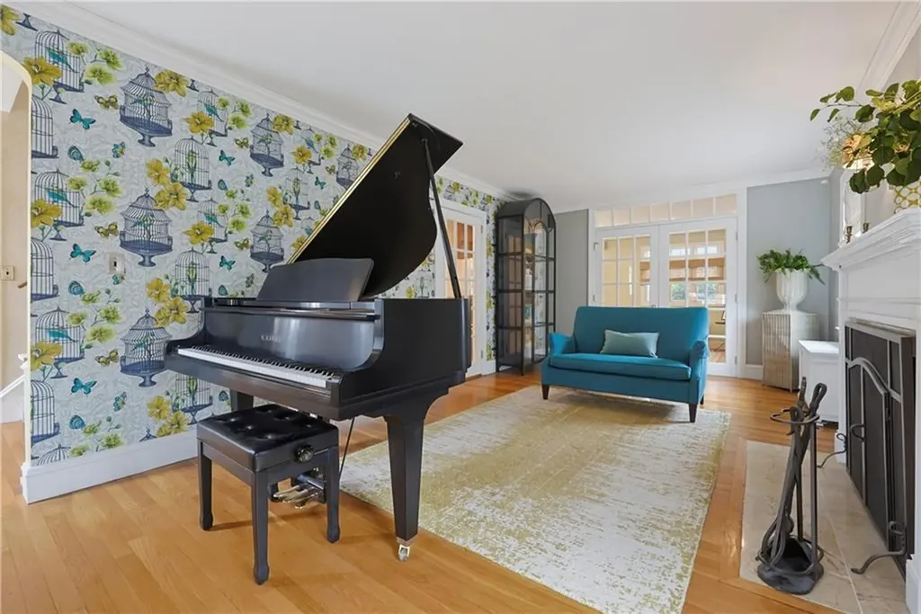 25 Tryon Avenue East Providence RI 02916
