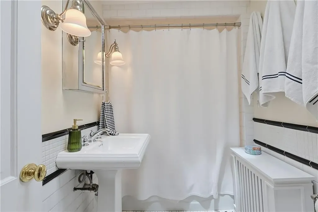 25 Tryon Avenue East Providence RI 02916