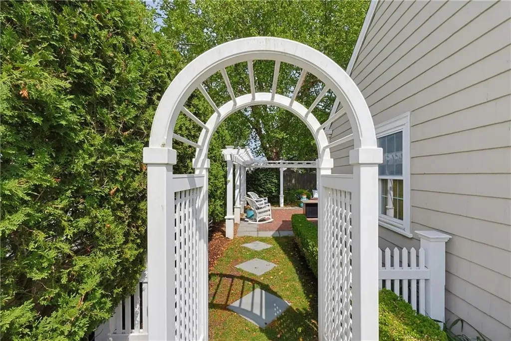 25 Tryon Avenue East Providence RI 02916