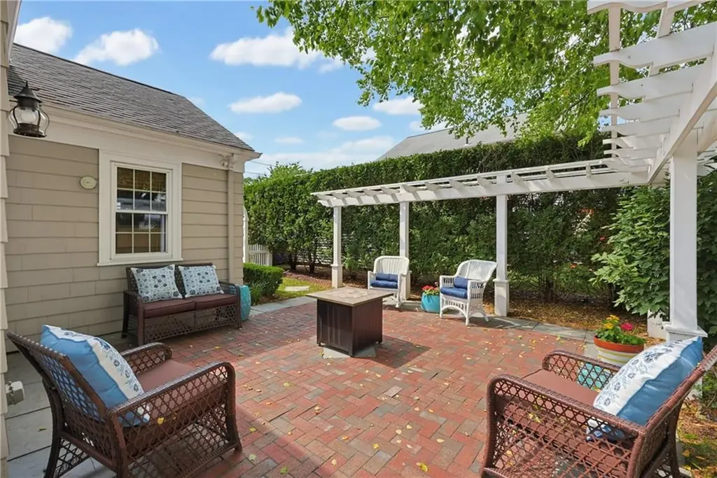 25 Tryon Avenue East Providence RI 02916
