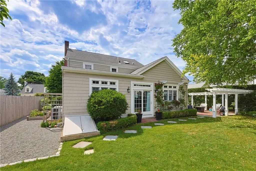 25 Tryon Avenue East Providence RI 02916