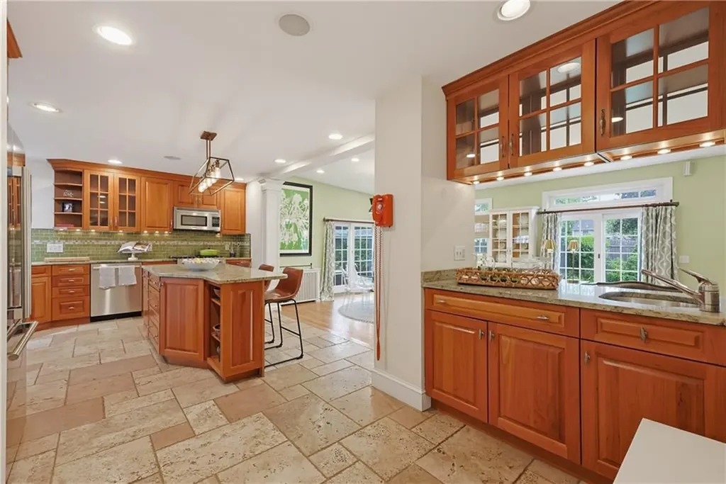 25 Tryon Avenue East Providence RI 02916