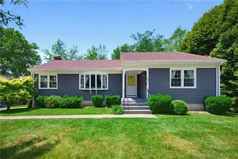 34 Foxhill Avenue Bristol RI 02809