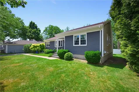 34 Foxhill Avenue Bristol RI 02809