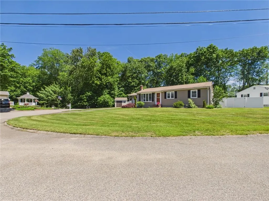 205 Baldwin Road Warwick RI 02886