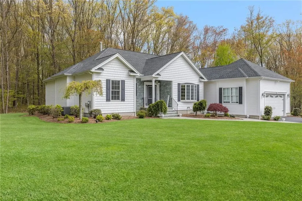 136 Rome Court Cranston RI 02921