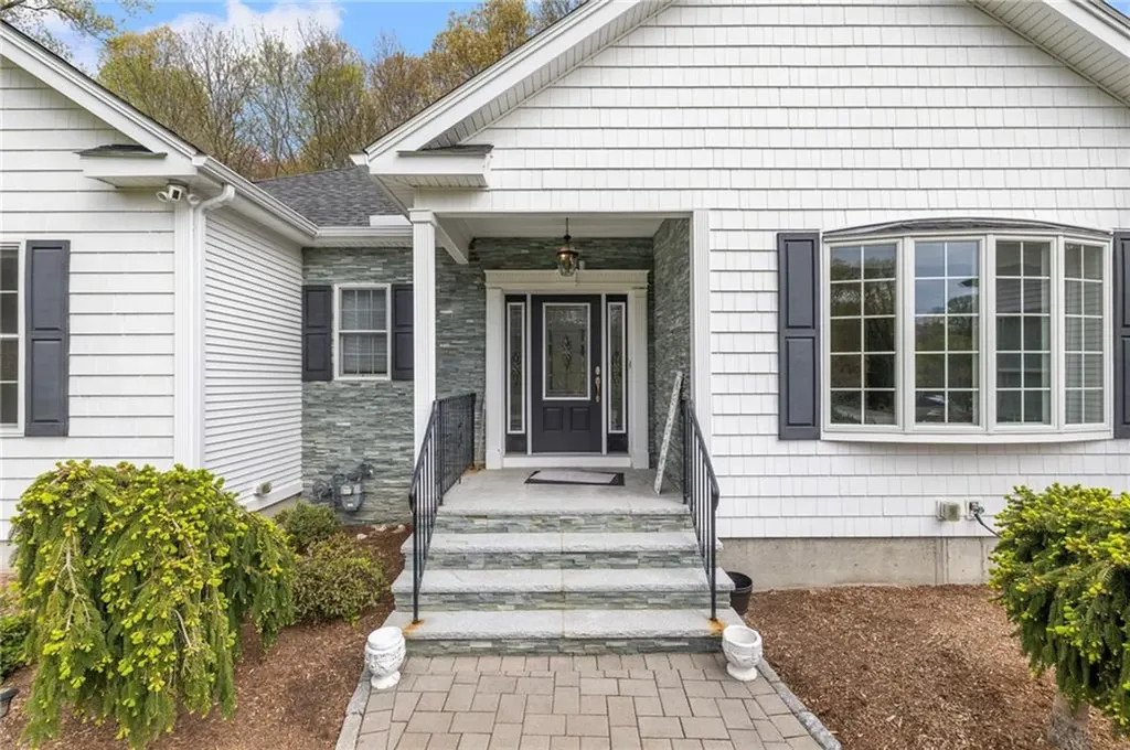 136 Rome Court Cranston RI 02921