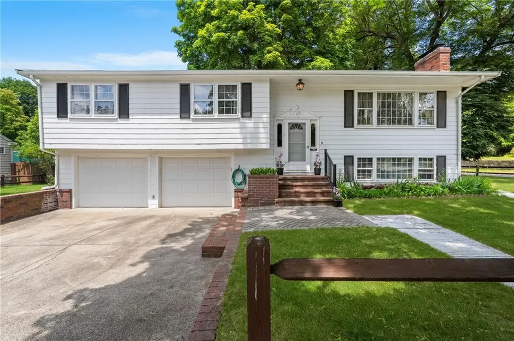 9 Katherine Road Woonsocket RI 02895