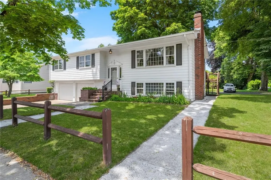 9 Katherine Road Woonsocket RI 02895