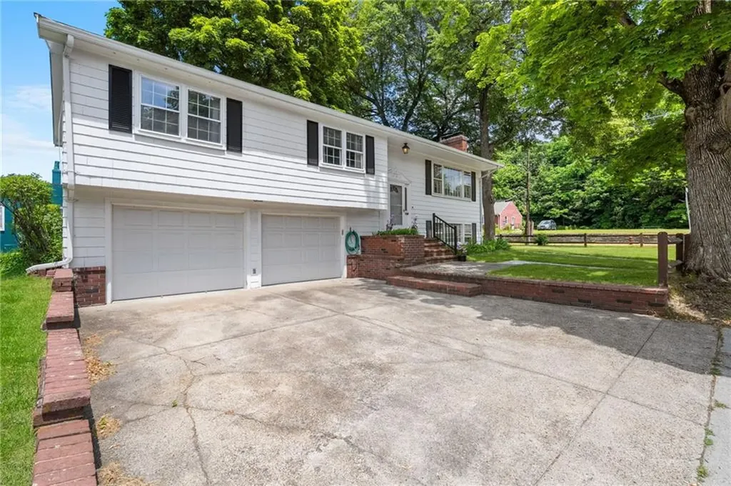 9 Katherine Road Woonsocket RI 02895