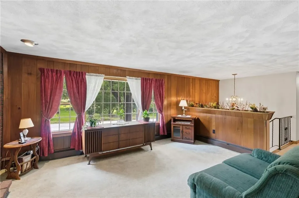 9 Katherine Road Woonsocket RI 02895