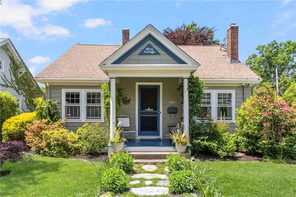 141 Coggeshall Avenue Newport RI 02840