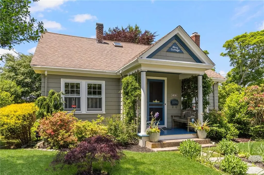 141 Coggeshall Avenue Newport RI 02840