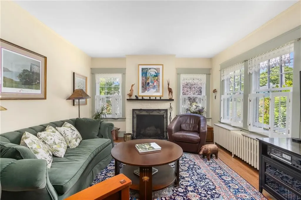 141 Coggeshall Avenue Newport RI 02840