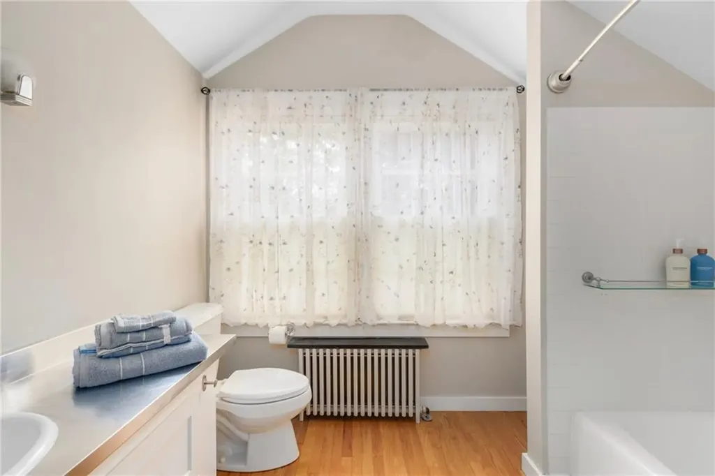 141 Coggeshall Avenue Newport RI 02840