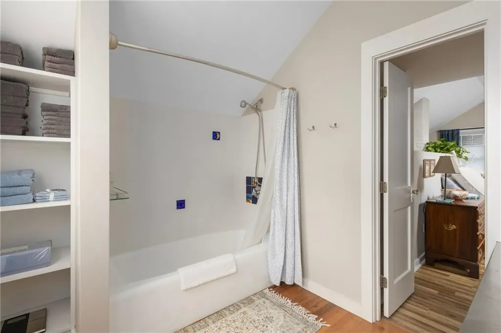 141 Coggeshall Avenue Newport RI 02840