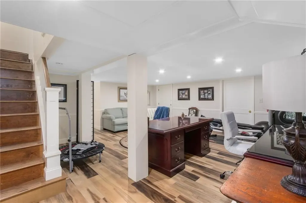 141 Coggeshall Avenue Newport RI 02840