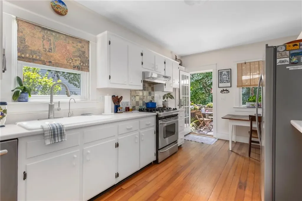 141 Coggeshall Avenue Newport RI 02840